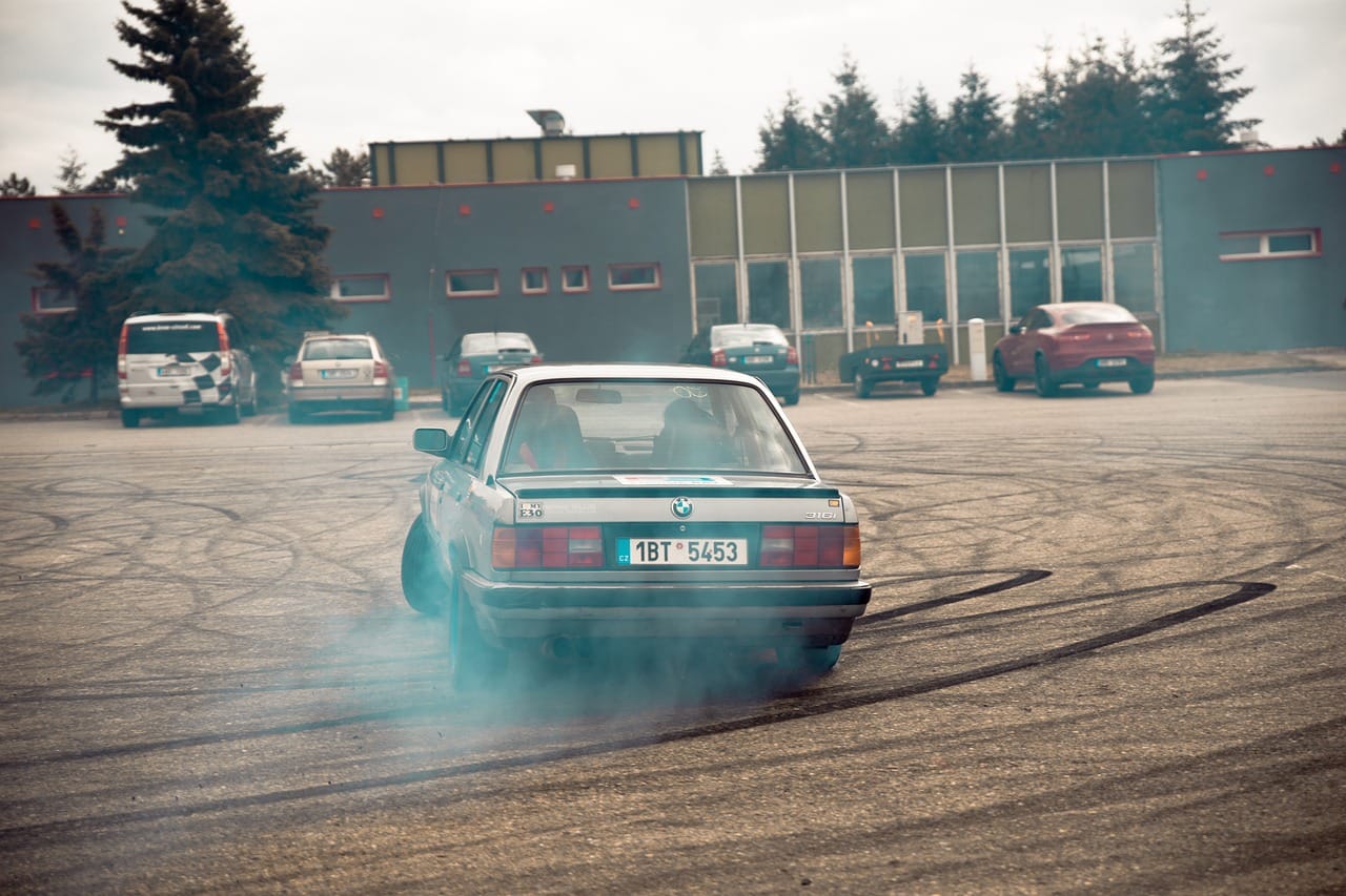 Ferrari a technologia VR – jazda bez wychodzenia z domu motoryzacja (92)